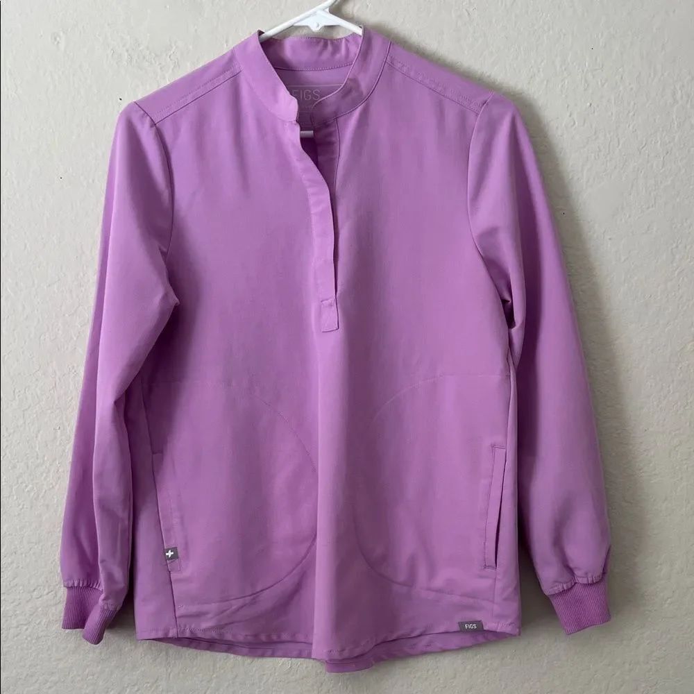 Like New! FIGS Rafaela Long Sleeve Scrub Top in Lavender in Size XXS